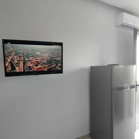 Tsikas 1 公寓 *